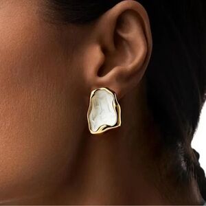 Belle Marble White Earrings